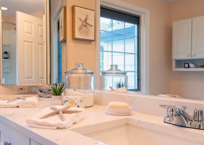 Vacant - Bathroom - Photo 4